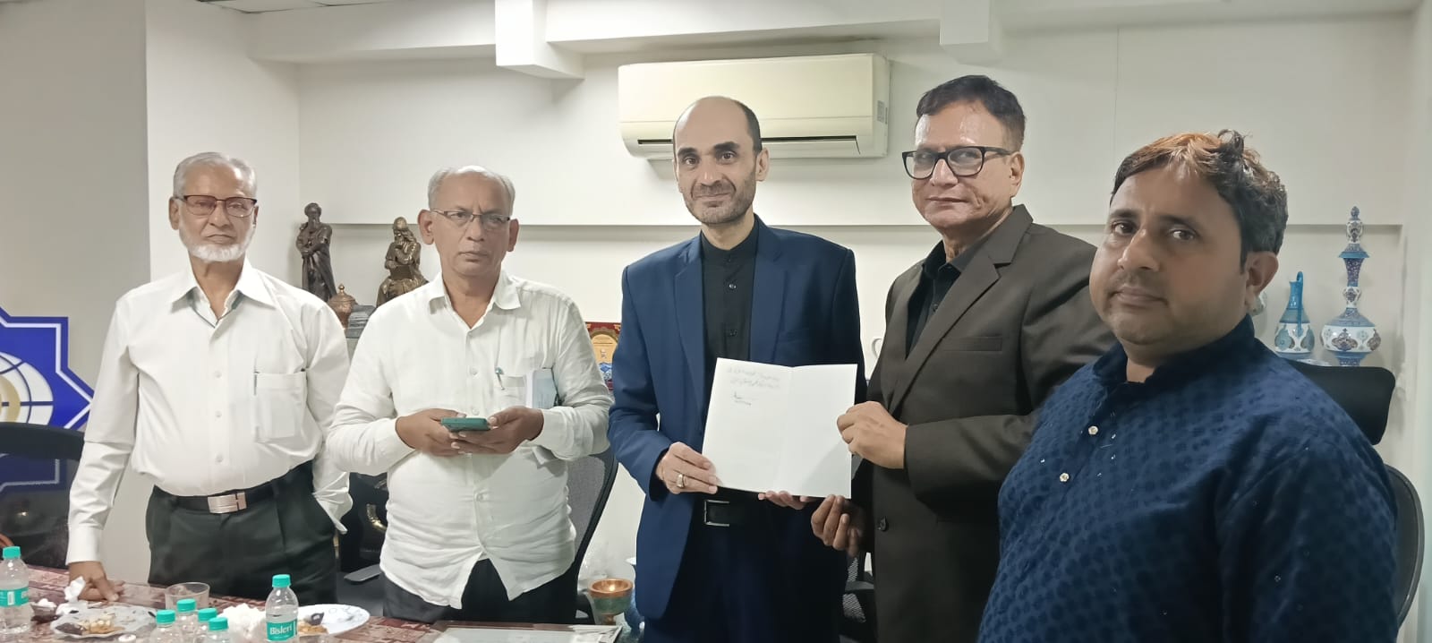 A Delegation of Indian Cultural and Literary Figures Visits the Cultural House and Consulate General of Iran in Mumbai